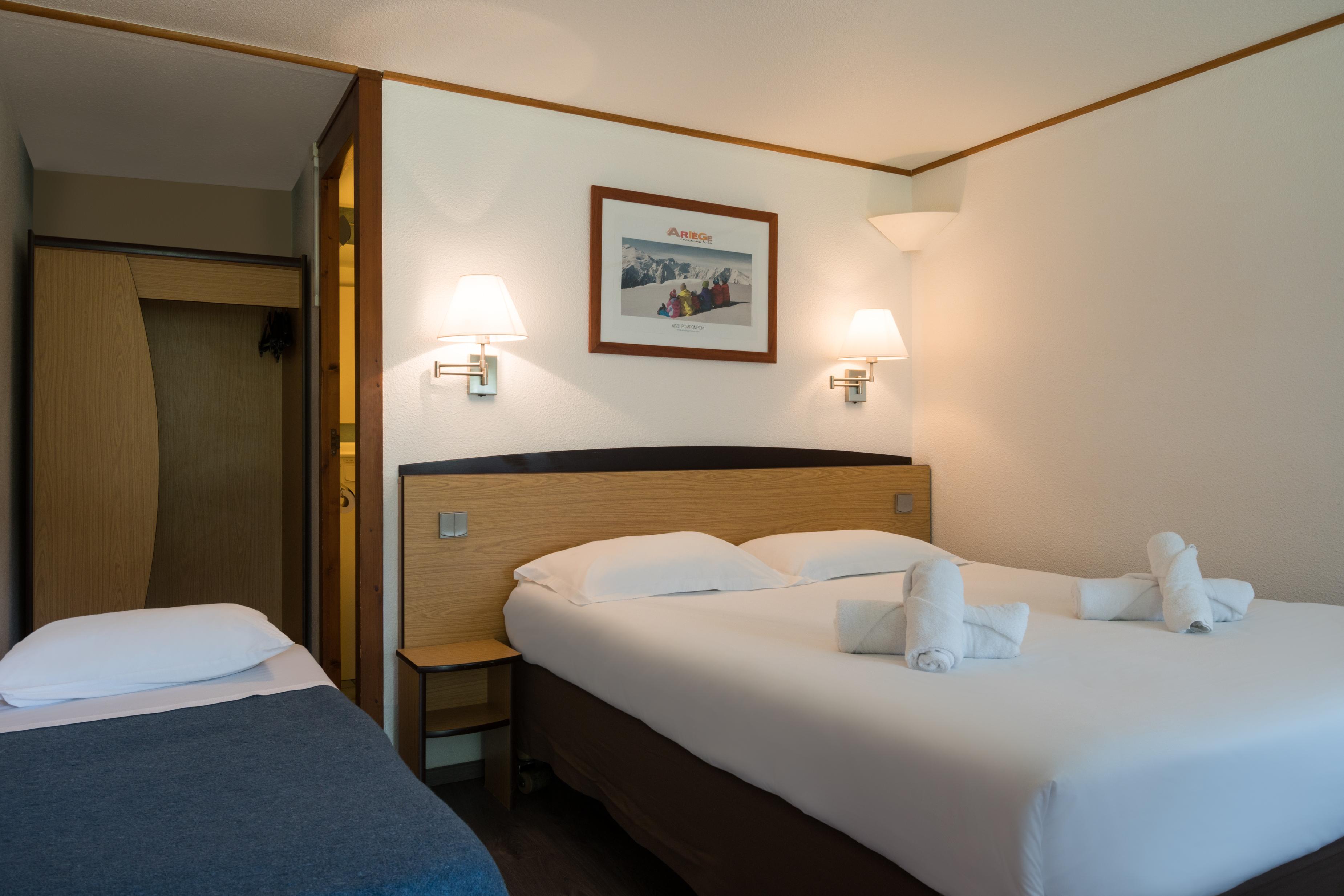 The Originals Access, Hotel